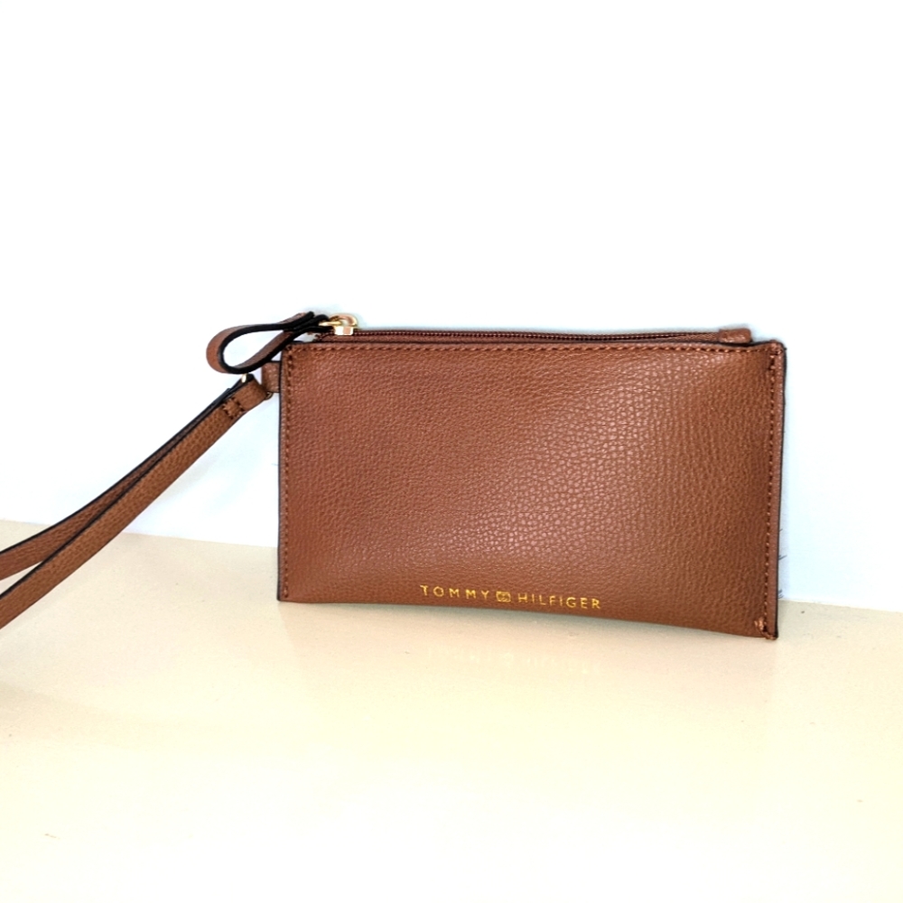 Tommy Hilfiger wristlet